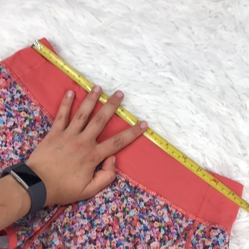 Lululemon Run: Speed Short Prism Petal Multi - Picture 4 of 9